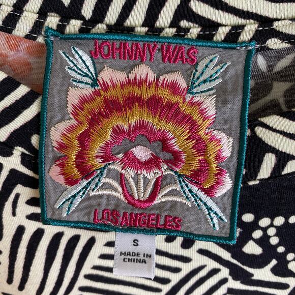 Johnny Was Janie Top Size S Black FLoral Favorite Long Sleeve Crew Swing Tee - Picture 11 of 13